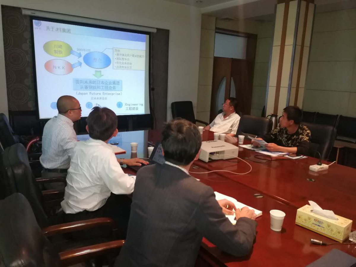 法鋼和JFE的技術(shù)和市場(chǎng)團(tuán)隊(duì)訪(fǎng)問(wèn)煤礦機(jī)械設(shè)備制造廠(chǎng)5
